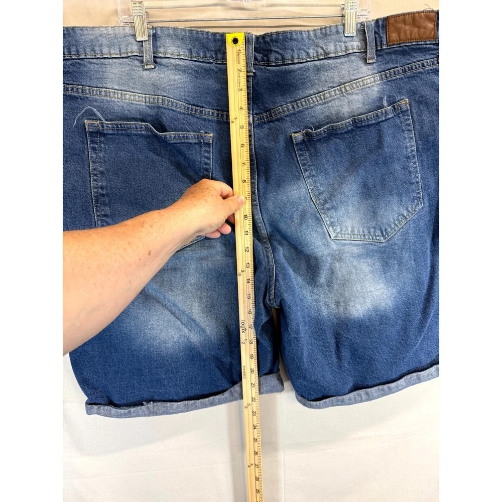 Izod Bermuda Shorts Mens 48 Blue Denim Cotton Regular Fit Cuffed Hem Medium Wash